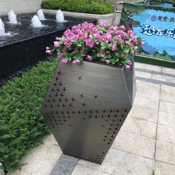 济南金属不锈钢花盆安装